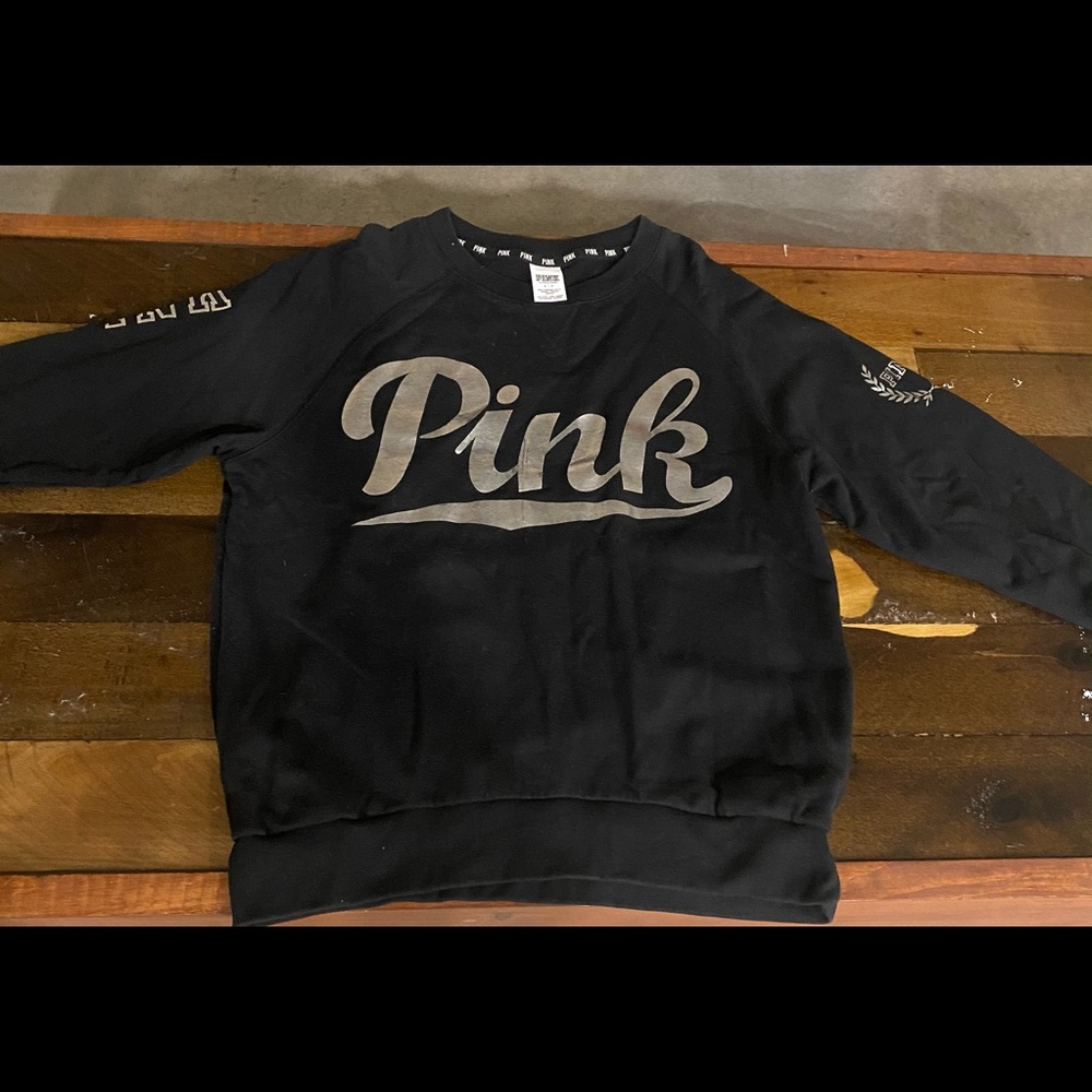 Pink VS Everyday Lounge Campus Shiny Crew in Small